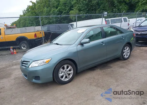 2011 Toyota Camry Le z USA, uszkodzony, nr VIN 4T1BF3EK4BU583599